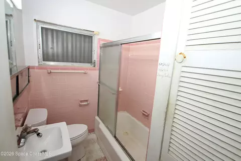 Bath - 441 Bluff Dr, Melbourne, FL 32901 photo 1 of 1