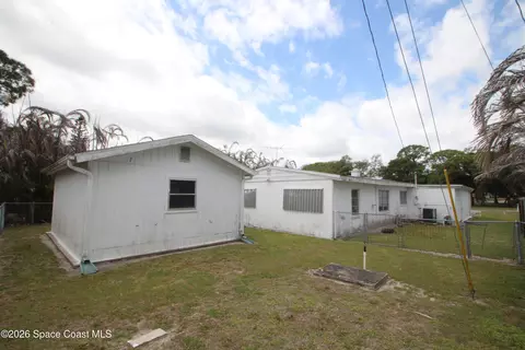 Exterior - 441 Bluff Dr, Melbourne, FL 32901 photo 2 of 2
