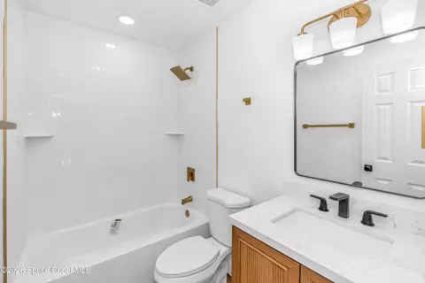 Bath - 4845 Hawley Rd, Cocoa, FL 32927 photo 2 of 2