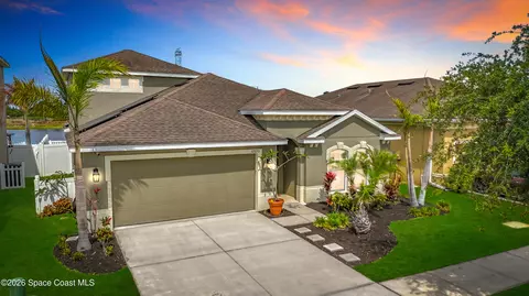 12033 Grand Kempston Dr, Gibsonton, FL 33534