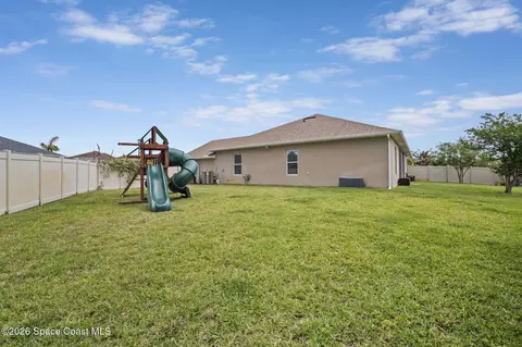 Exterior - 4609 Capri Ln, Melbourne, FL 32935 photo 4 of 4