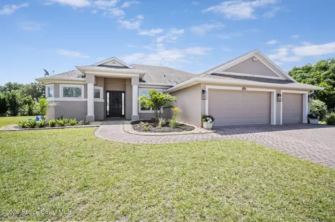4609 Capri Ln, Melbourne, FL 32935