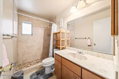 Bath - 1498 Birch St, Melbourne, FL 32935 photo 2 of 2
