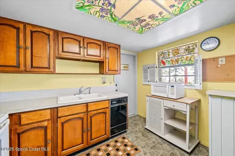 Kitchen - 1498 Birch St, Melbourne, FL 32935 photo 2 of 2
