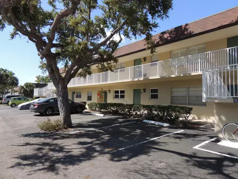 291 Cape Shores Cir #I 20, Cape Canaveral, FL 32920
