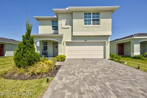 712 Papillon St SW, Palm Bay, FL 32908