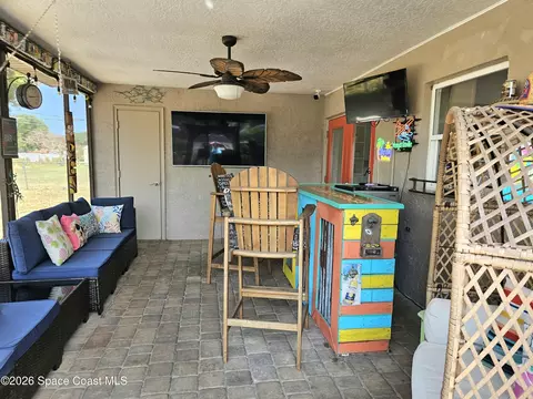 Exterior - 1925 Bradway St NE, Palm Bay, FL 32905 photo 5 of 10