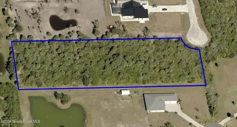 8 Stallion Ct, Palm Bay, FL 32909