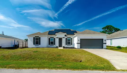 777 Indigo St SE, Palm Bay, FL 32909