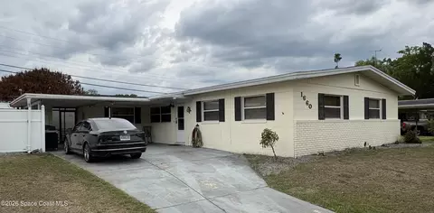 1660 Country Ln, Titusville, FL 32780