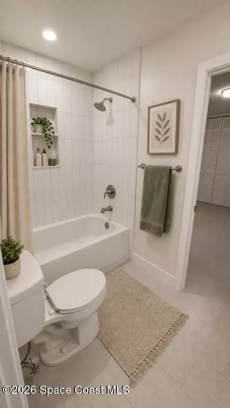 Bath - 536 Platt Cir, Melbourne, FL 32904 photo 2 of 3