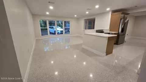 Living - 536 Platt Cir, Melbourne, FL 32904 photo 2 of 3