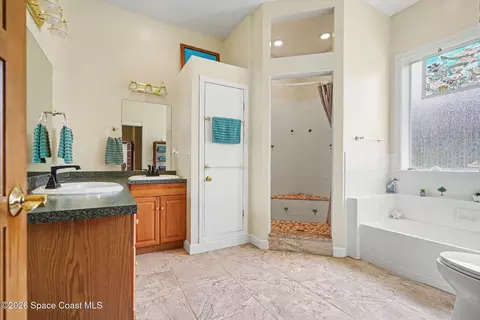 Bath - 3525 Hield Rd, Melbourne, FL 32904 photo 2 of 3