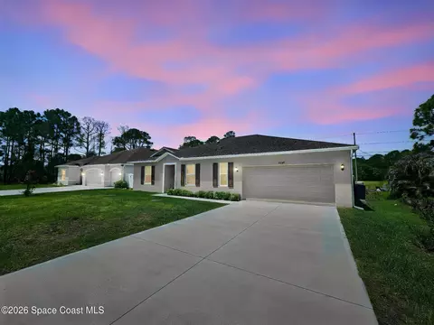 8445 101st Ct, Vero Beach, FL 32967