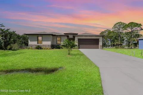 210 Sarah Rd SW, Palm Bay, FL 32908