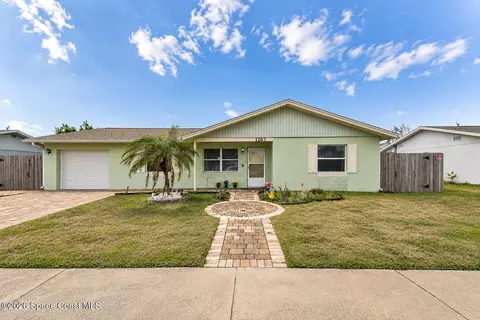 1267 Circlewood Dr, Melbourne, FL 32935