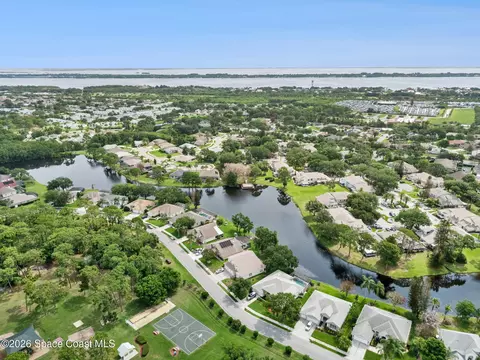 View/Area - 718 Fairway Dr, Melbourne, FL 32940 photo 2 of 3