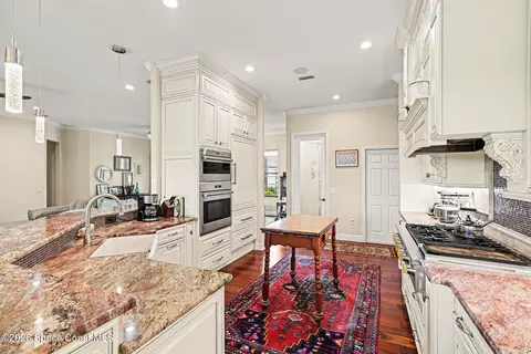 Kitchen - 1502 Tralee Bay Ave, Melbourne, FL 32940 photo 2 of 4