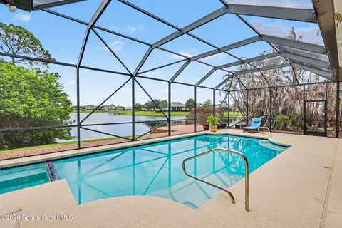 Exterior - 1502 Tralee Bay Ave, Melbourne, FL 32940 photo 2 of 8