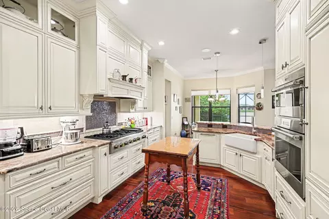 Kitchen - 1502 Tralee Bay Ave, Melbourne, FL 32940 photo 3 of 4