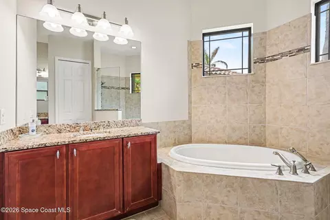 Bath - 1502 Tralee Bay Ave, Melbourne, FL 32940 photo 1 of 5
