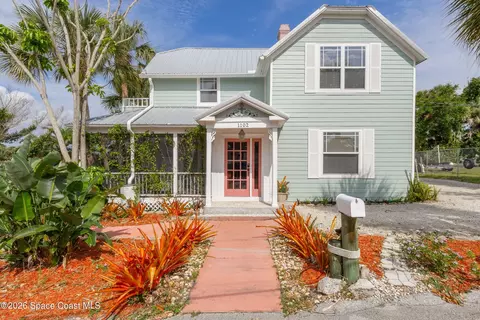 1102 Hyde Park Ln, Melbourne, FL 32935