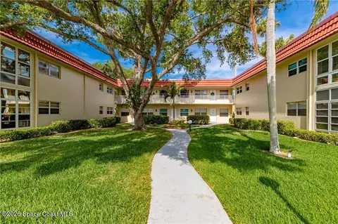 17 Vista Palm Ln #201, Vero Beach, FL 32962