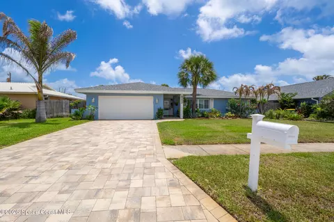 685 Poinsetta Dr, Satellite Beach, FL 32937