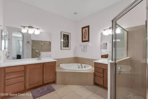 Bath - 1720 Kinsale Ct, Melbourne, FL 32940 photo 1 of 3