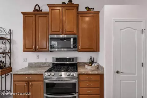 Kitchen - 1720 Kinsale Ct, Melbourne, FL 32940 photo 3 of 4