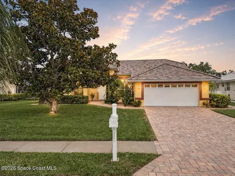 129 Island View Dr, Satellite Beach, FL 32937