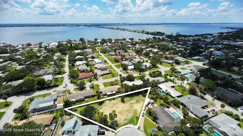 320 Palm Ct, Indialantic, FL 32903