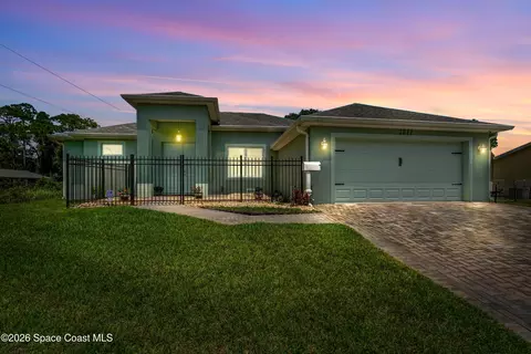 2811 Emerson Dr SE, Palm Bay, FL 32909