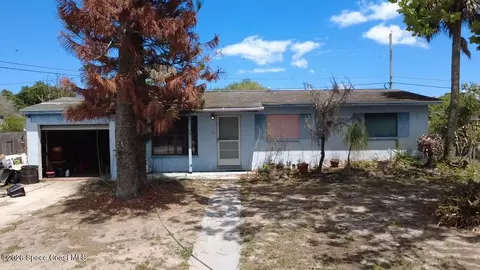 65 Sky Ln, Titusville, FL 32796