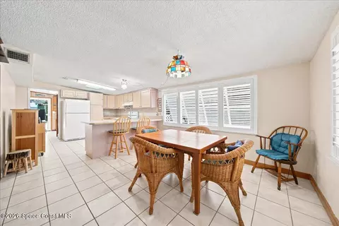 Dining - 241 Avenida Central, Indialantic, FL 32903 photo 1 of 2