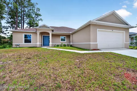 766 Starland St SE, Palm Bay, FL 32909