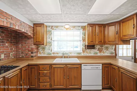 Kitchen - 945 Bluegrass Ln, Rockledge, FL 32955 photo 2 of 4