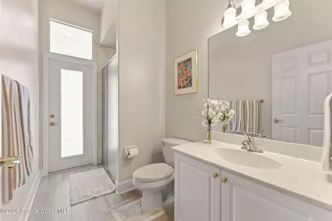 Bath - 692 Nicklaus Dr, Melbourne, FL 32940 photo 3 of 3