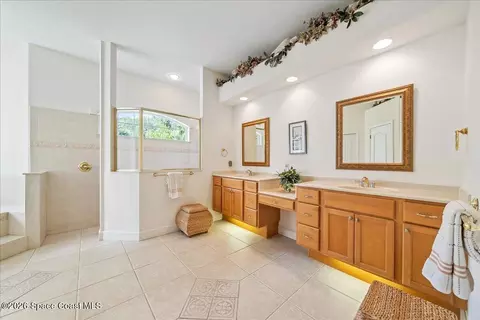 Bath - 4389 Ligustrum Dr, Melbourne, FL 32934 photo 1 of 2