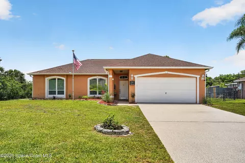 2020 Thisbe Ave SE, Palm Bay, FL 32909
