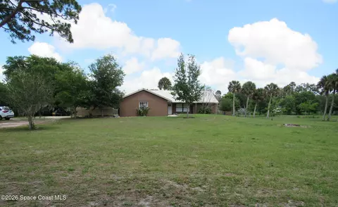 Exterior - 4705 E Little Ct, Cocoa, FL 32926 photo 4 of 9