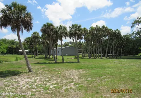 Exterior - 4705 E Little Ct, Cocoa, FL 32926 photo 7 of 9