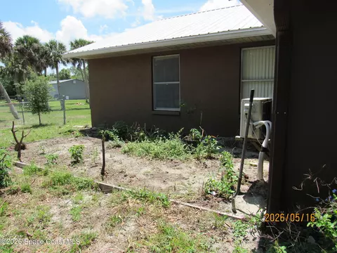 Exterior - 4705 E Little Ct, Cocoa, FL 32926 photo 3 of 9