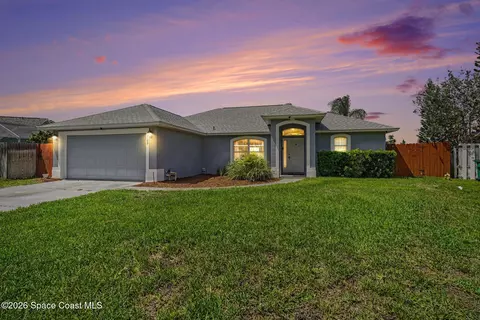 706 Samuel Chase Ln, Melbourne, FL 32904