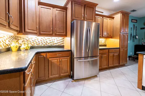 Kitchen - 5361 Coleda Ln, Mims, FL 32754 photo 2 of 5