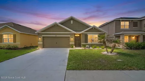 3250 Burrowing Owl Dr, Mims, FL 32754