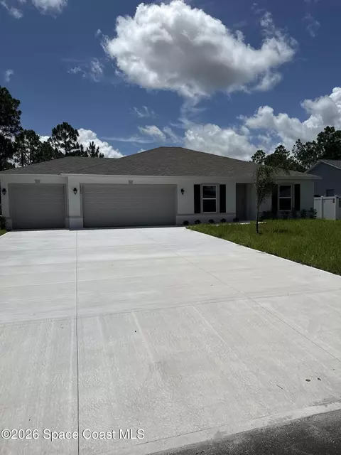 1050 San Matio St SE, Palm Bay, FL 32909