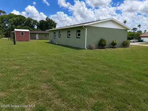 Exterior - 2013 Glendale Blvd, Mims, FL 32754 photo 2 of 2