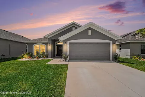 2360 Roygaris St, Palm Bay, FL 32907