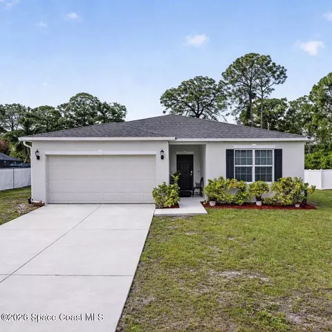 180 Dolphin St SE, Palm Bay, FL 32909